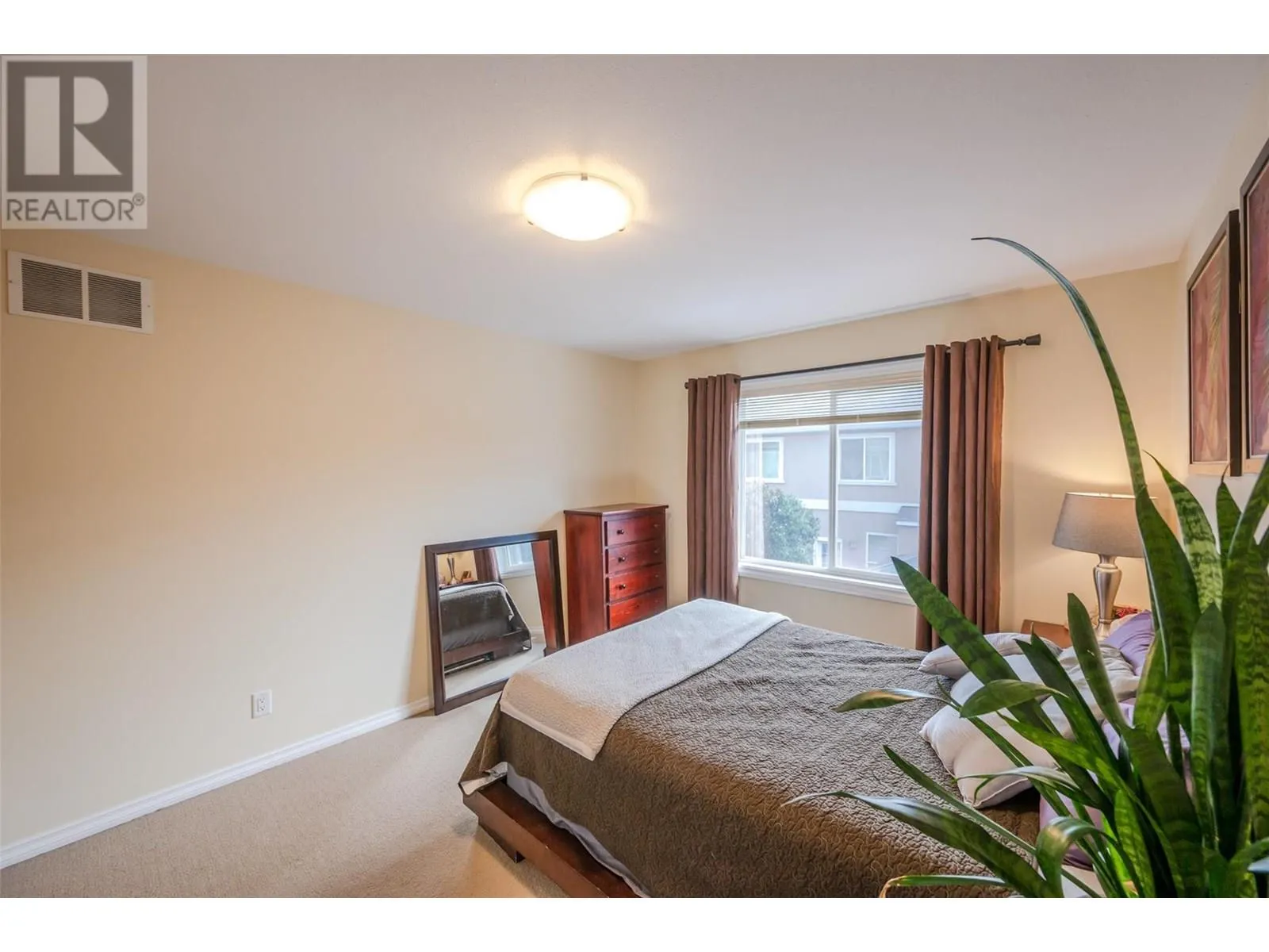 1742 Fairford Drive Unit# 102
