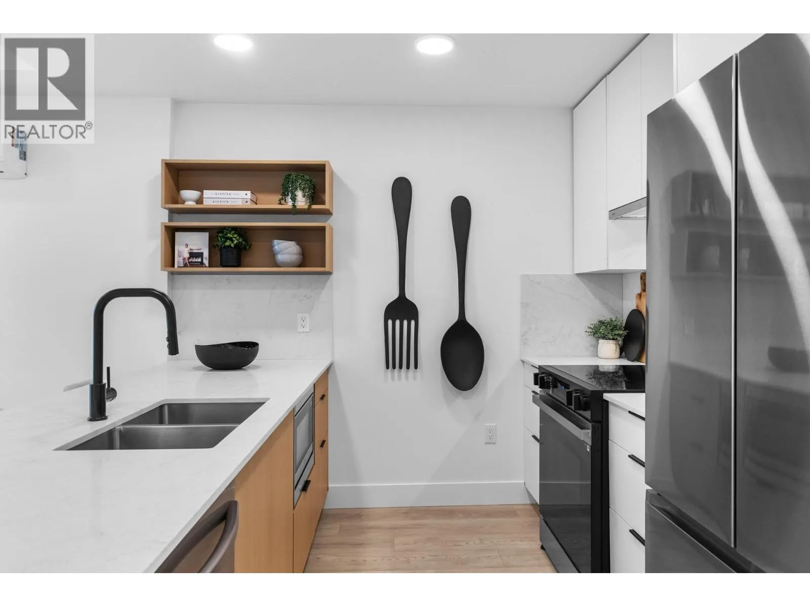 620 Coronation Avenue Unit# 102