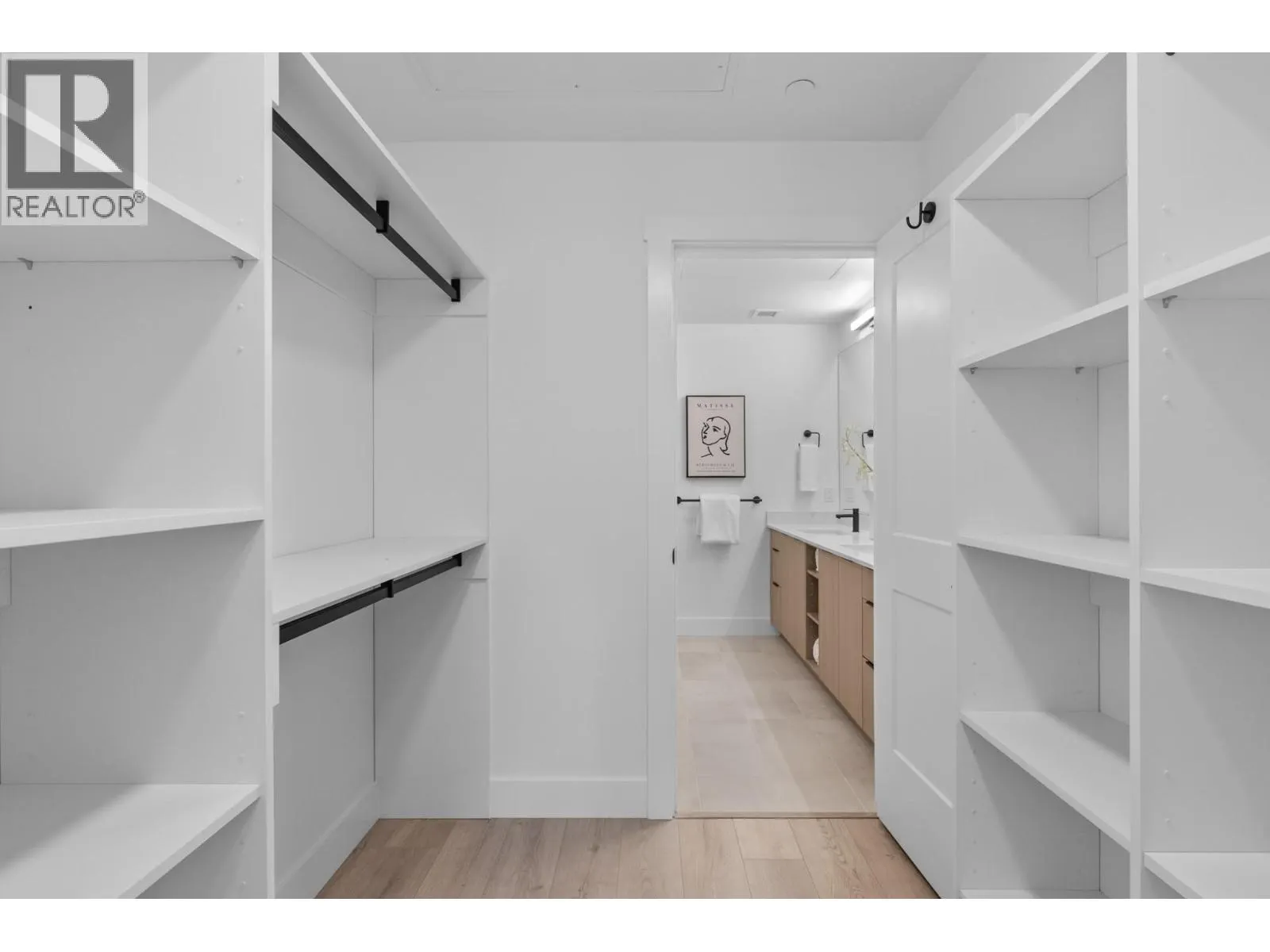 620 Coronation Avenue Unit# 102