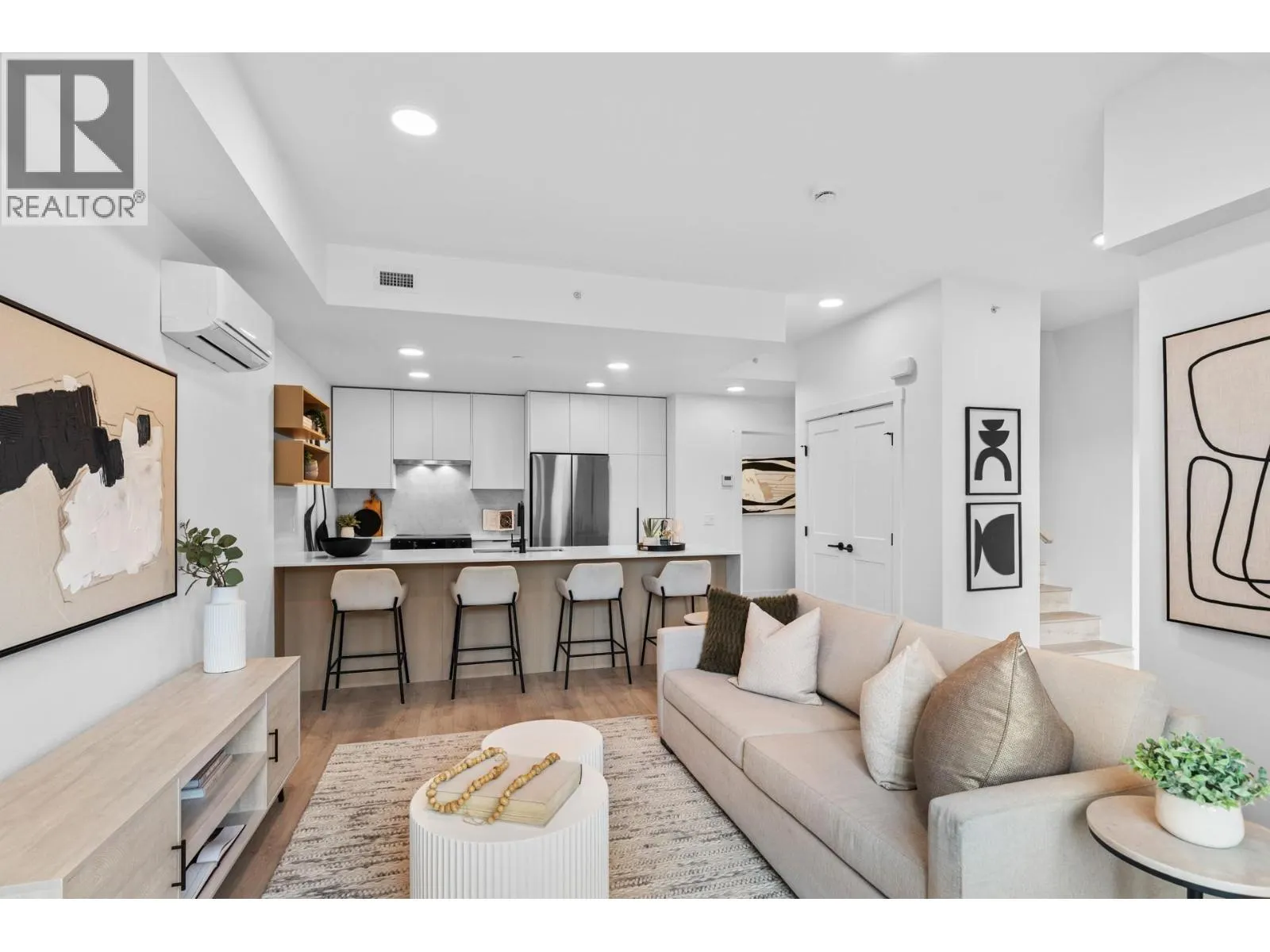 620 Coronation Avenue Unit# 102