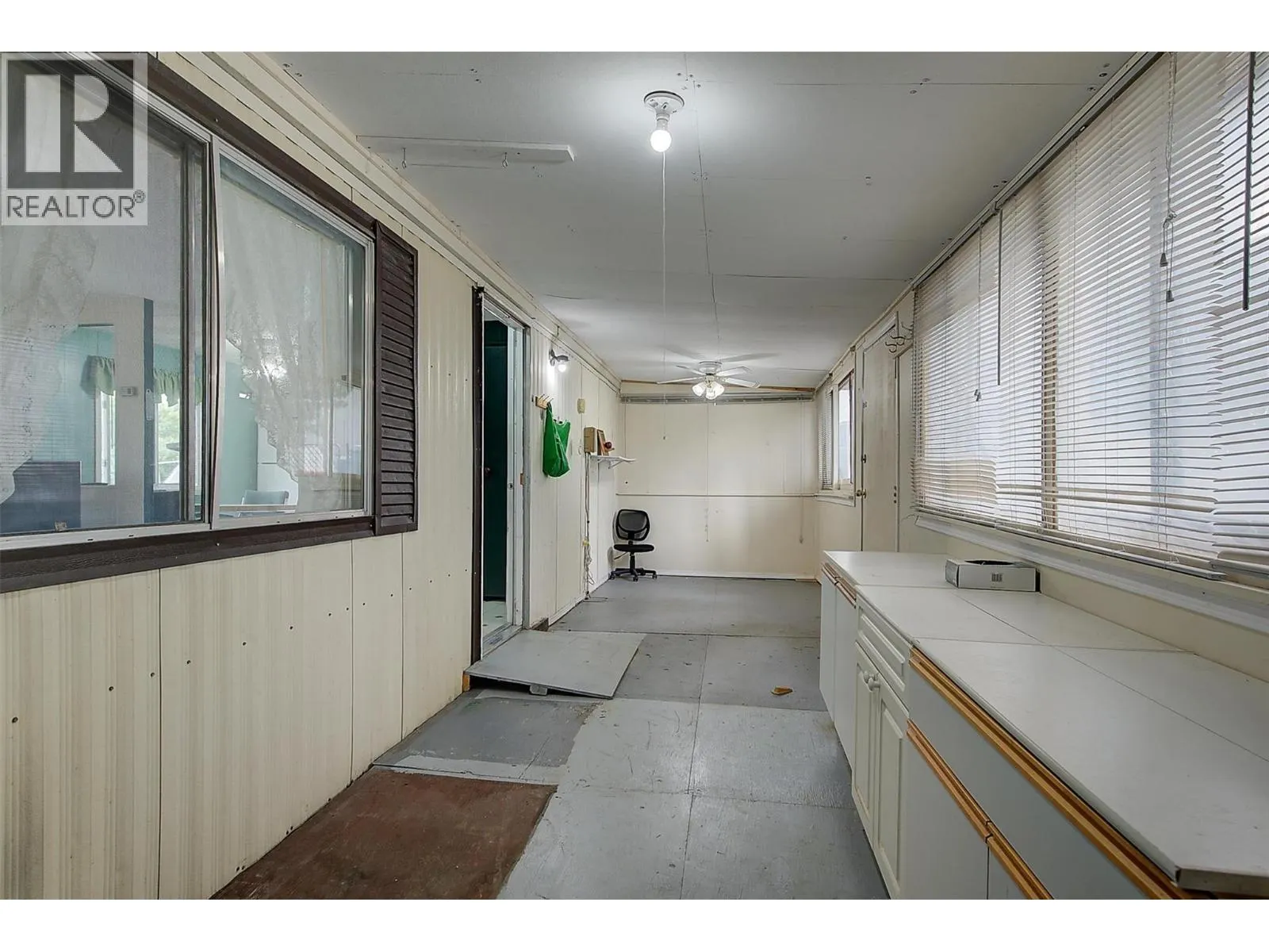 2001 97 Highway S Unit# 34