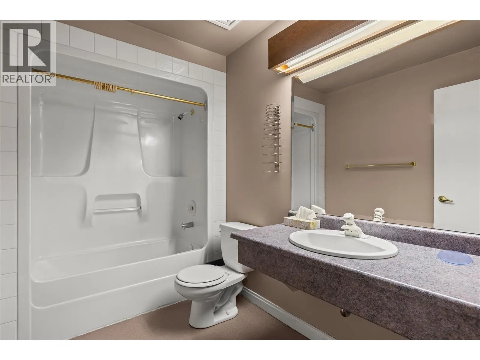 5275 Big White Road Unit# 202