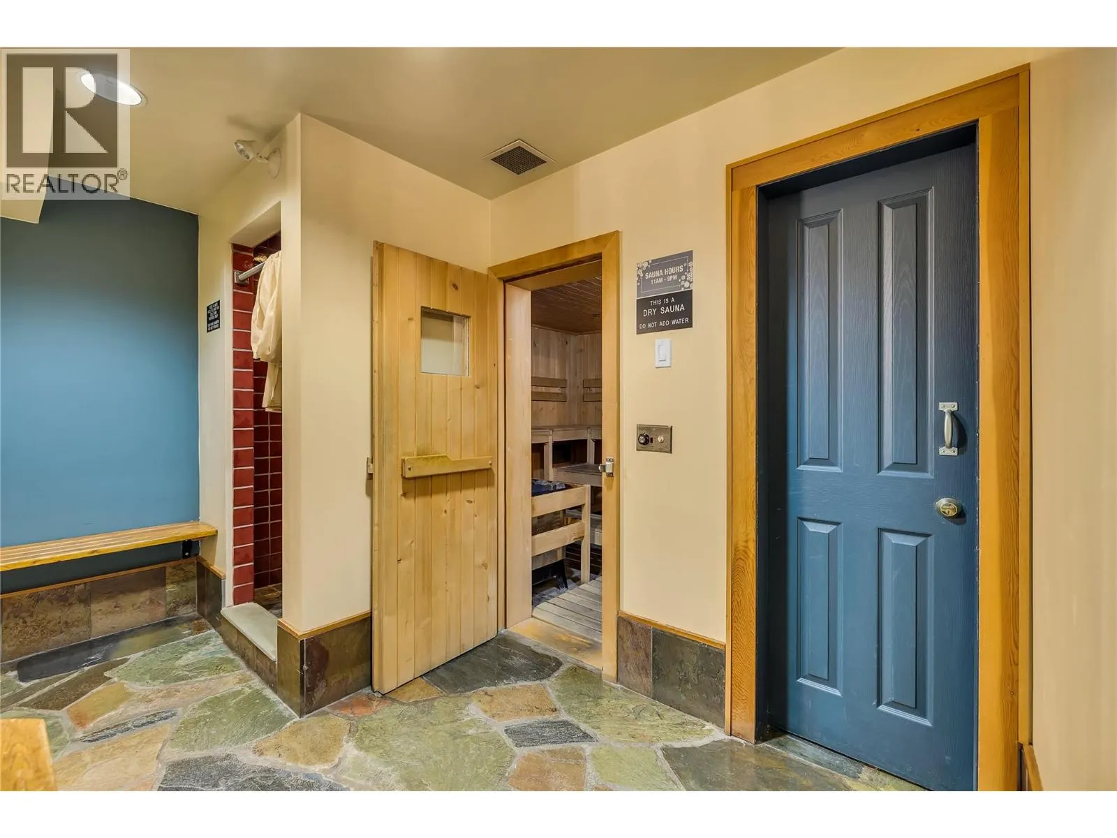 5275 Big White Road Unit# 202