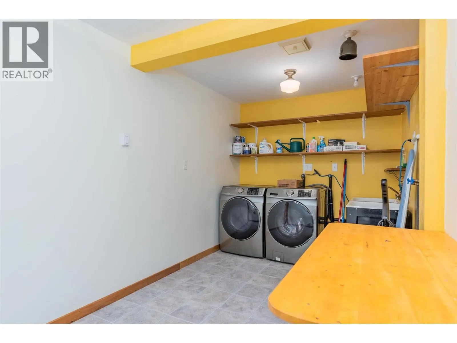 6042 Woodward Road