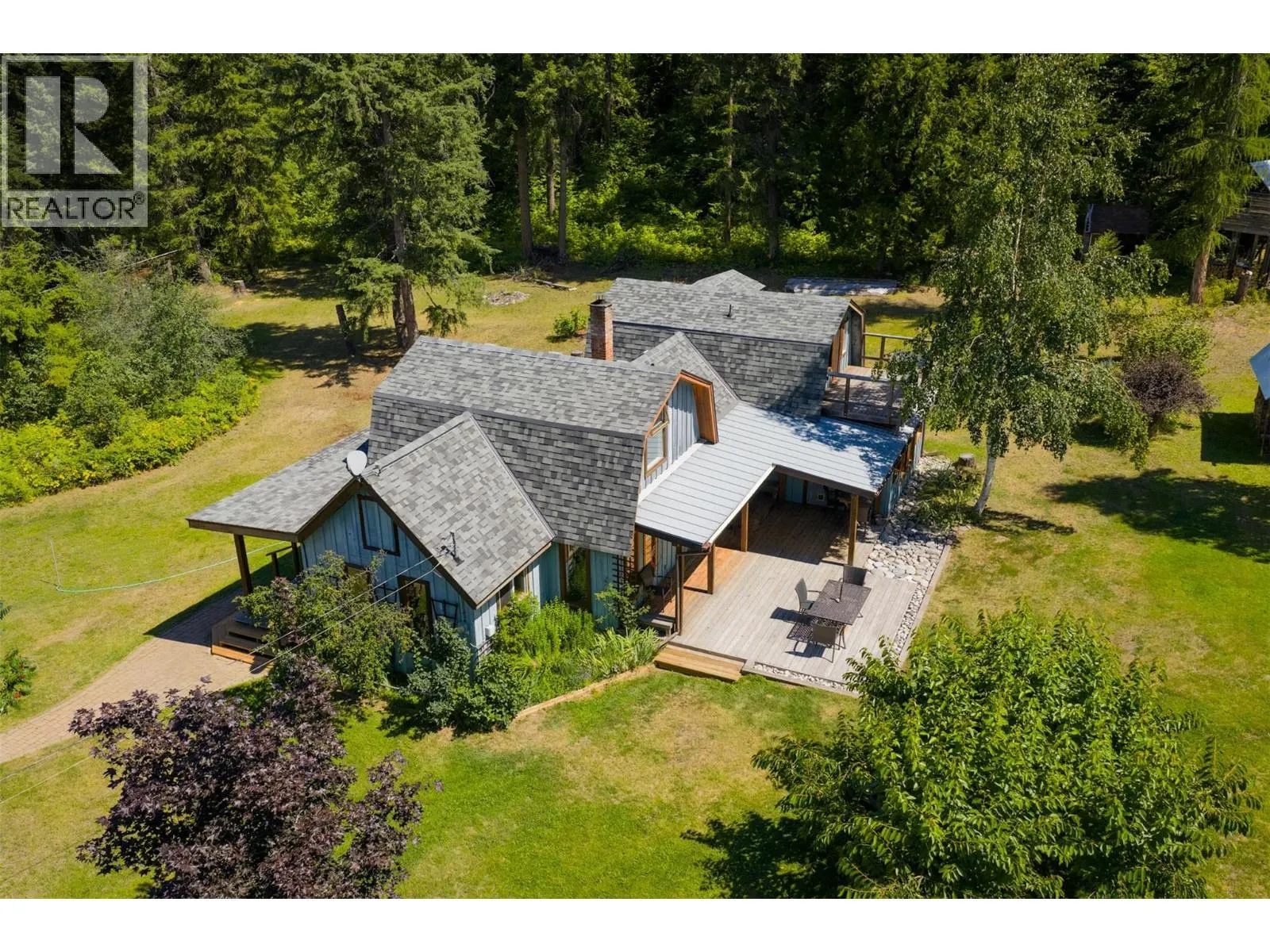 6042 Woodward Road