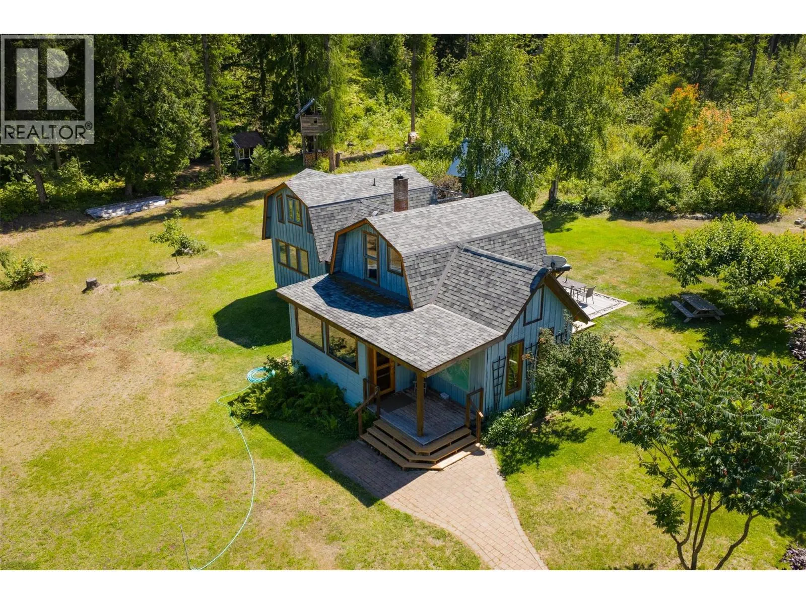 6042 Woodward Road