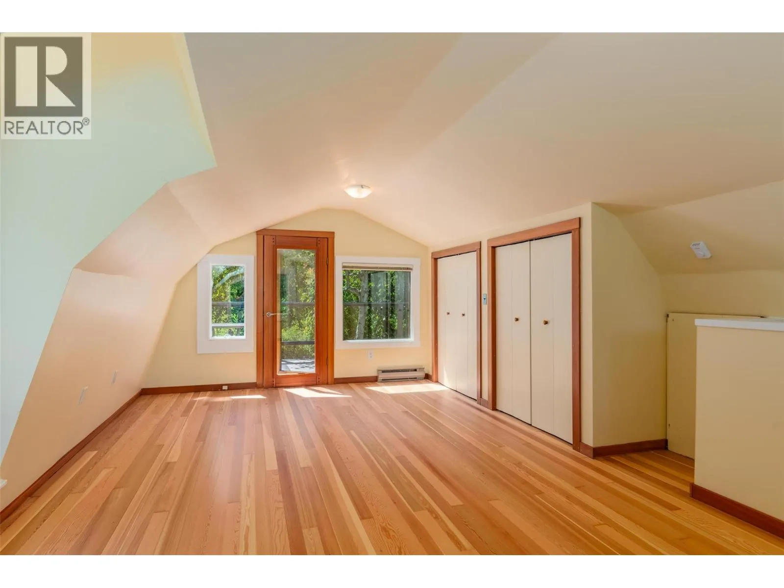 6042 Woodward Road