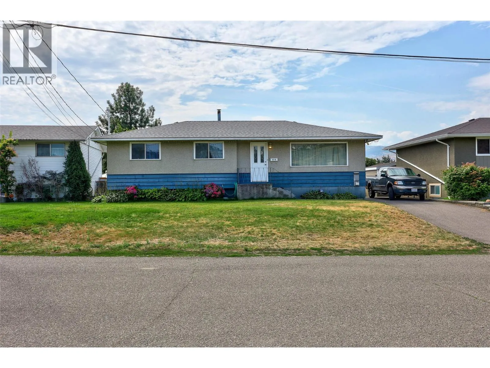 919 Cranbrook Place