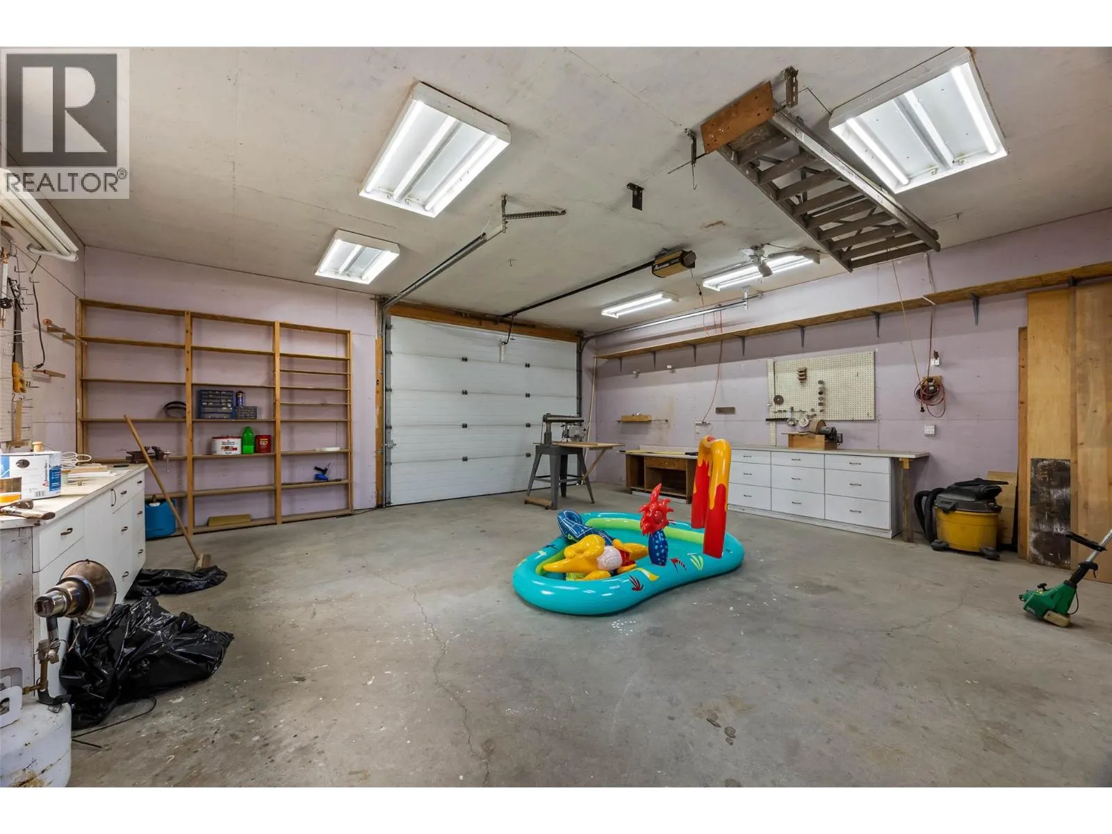 919 Cranbrook Place