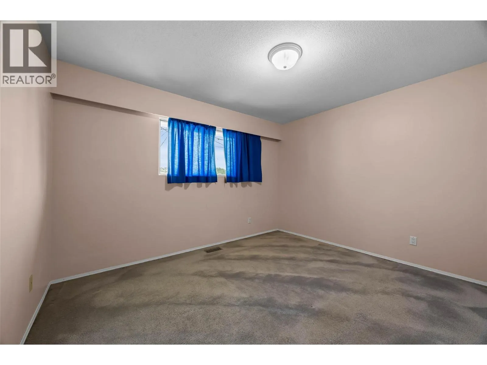 919 Cranbrook Place