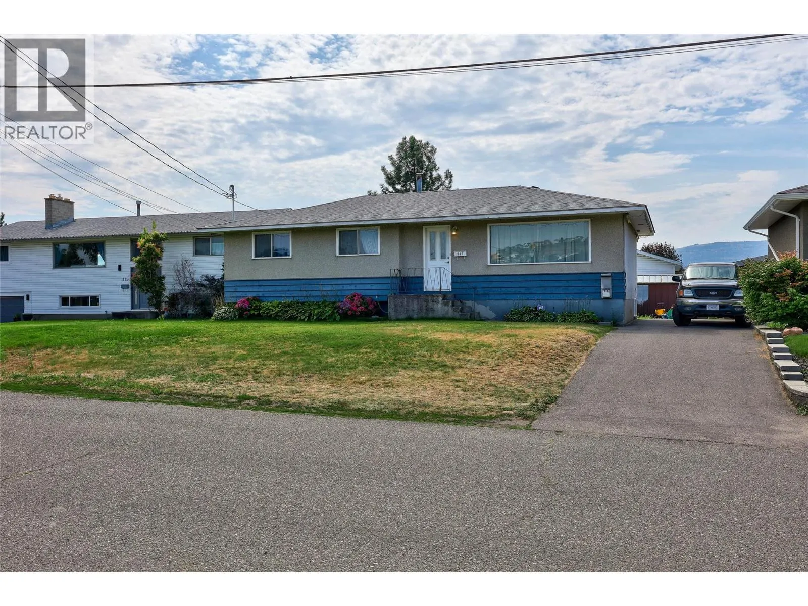 919 Cranbrook Place