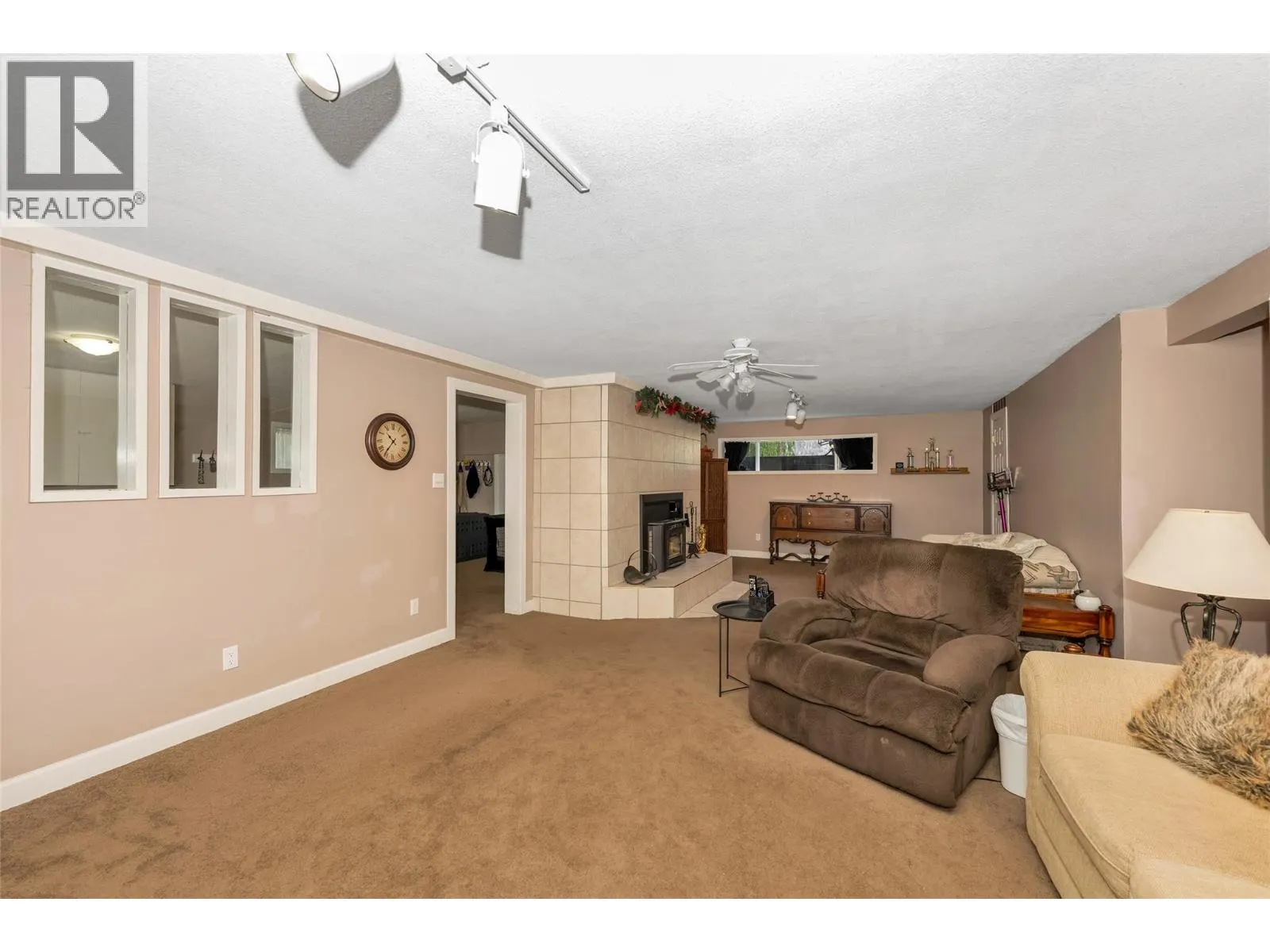 4111 round Prairie Road