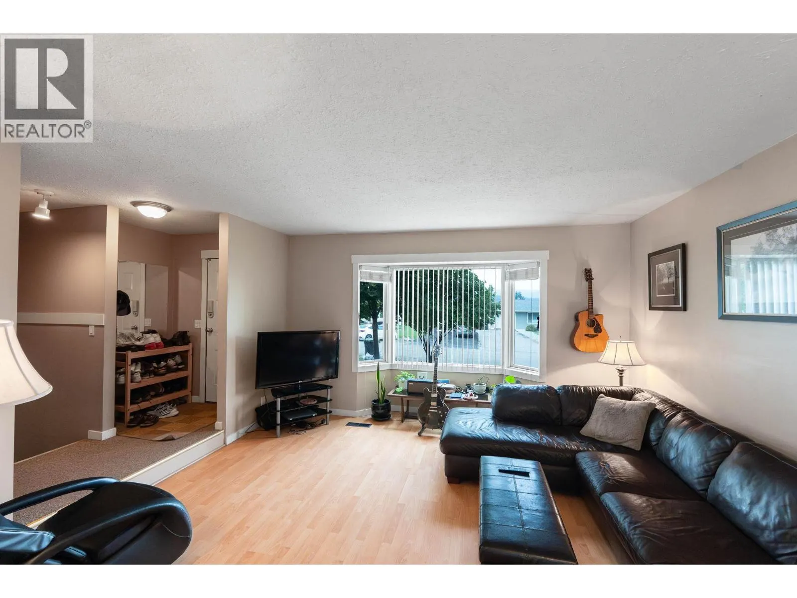 4811 Parkdale Crescent