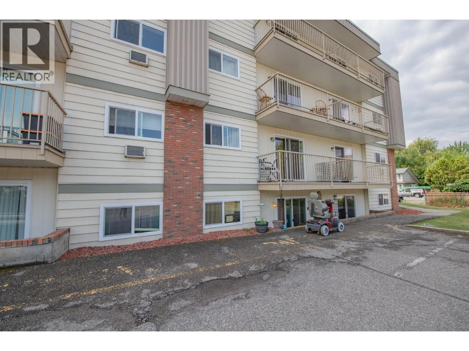 3304 35 Avenue Unit# 214