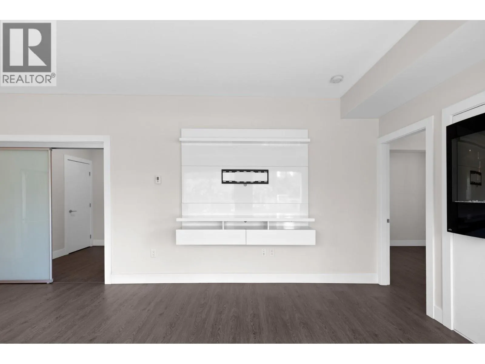 4380 Lakeshore Road Unit# 115
