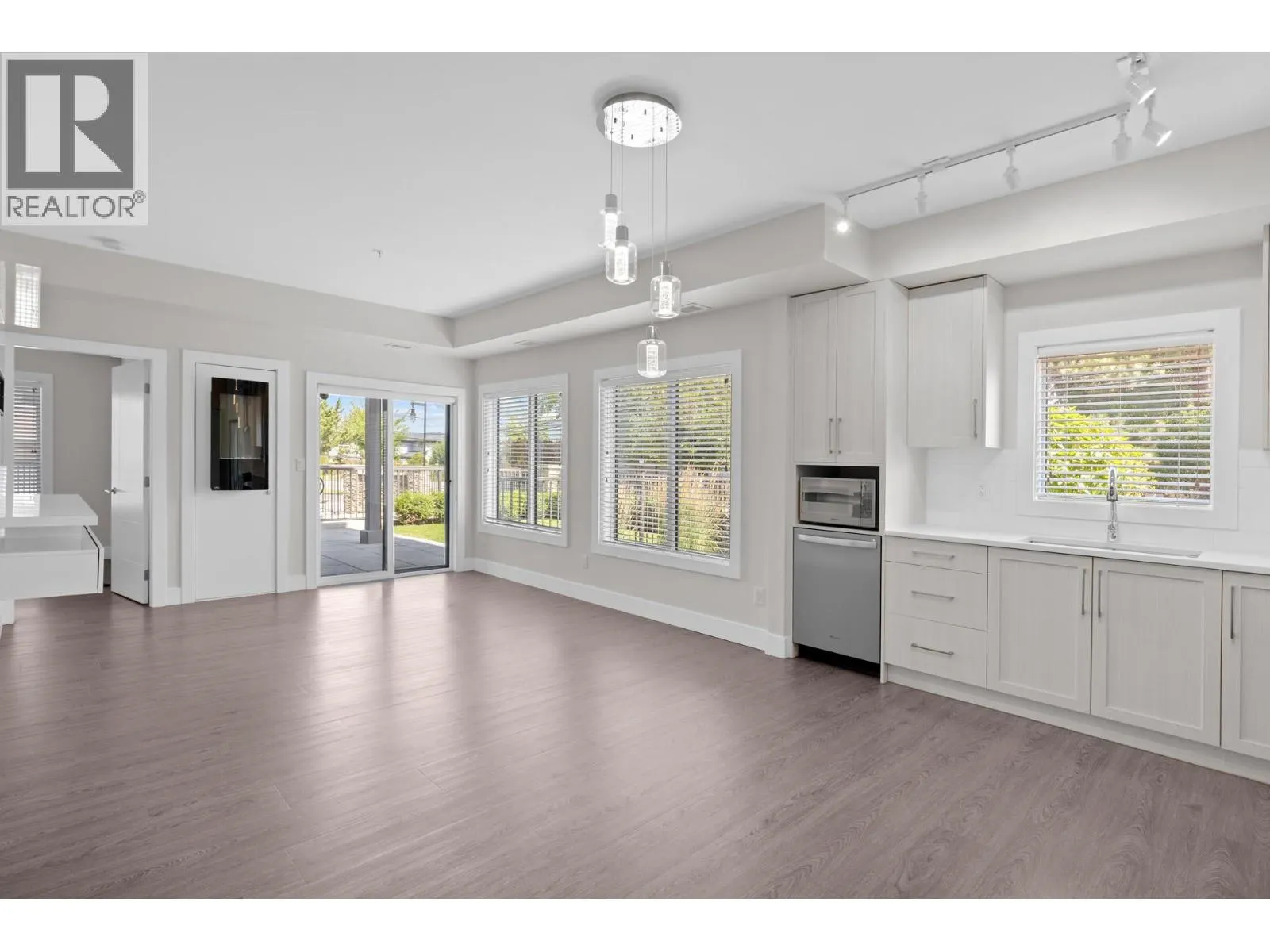4380 Lakeshore Road Unit# 115
