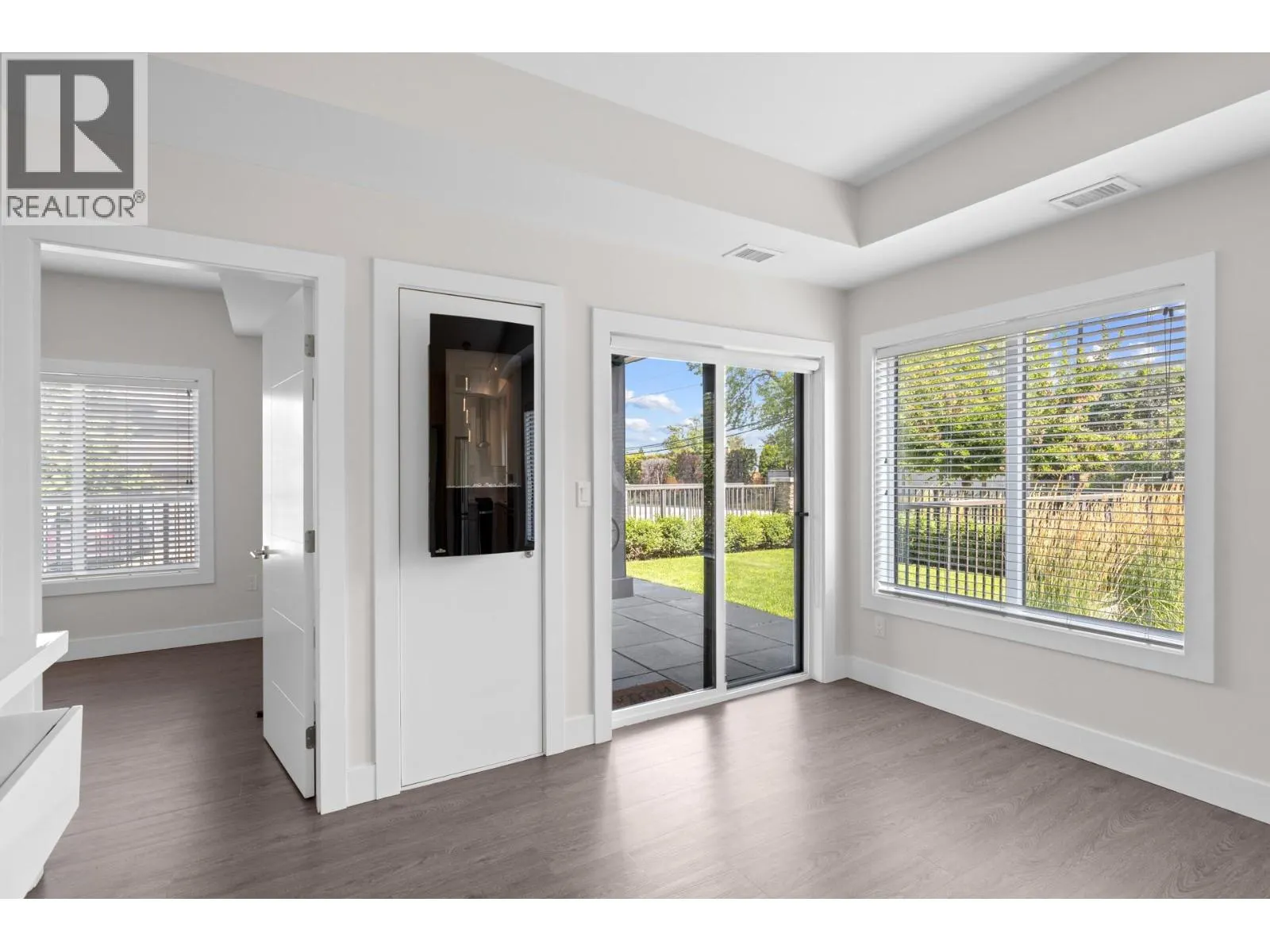 4380 Lakeshore Road Unit# 115