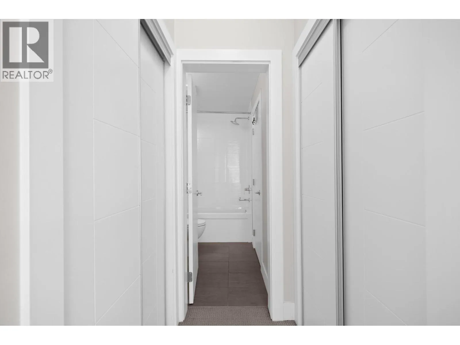 4380 Lakeshore Road Unit# 115