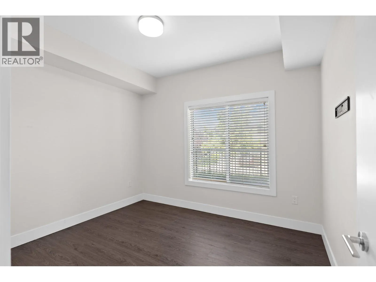 4380 Lakeshore Road Unit# 115