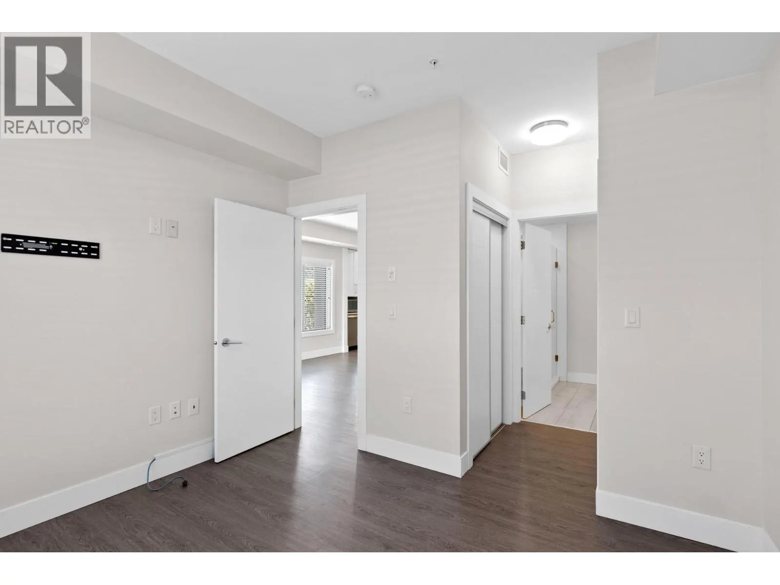 4380 Lakeshore Road Unit# 115