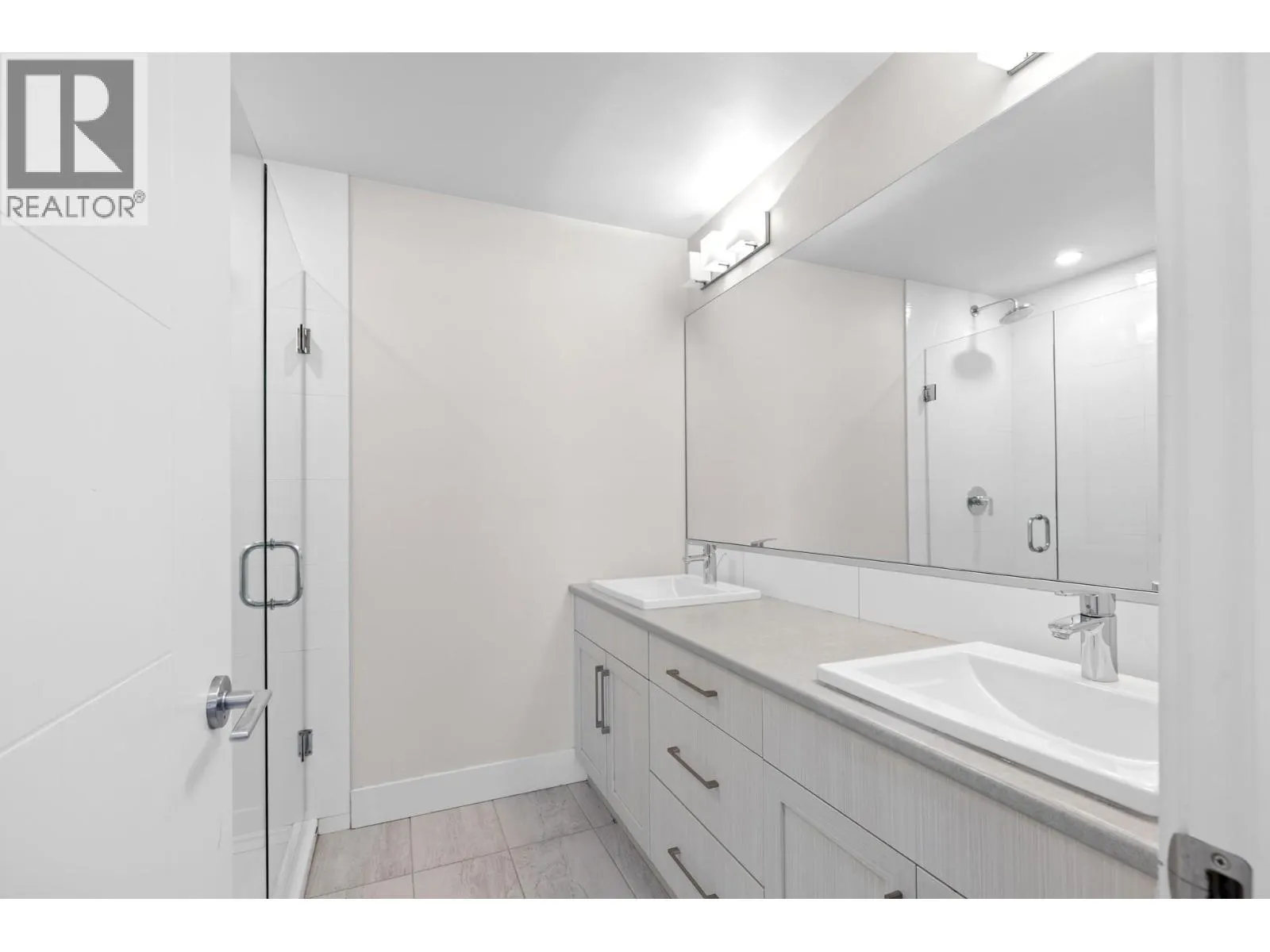 4380 Lakeshore Road Unit# 115