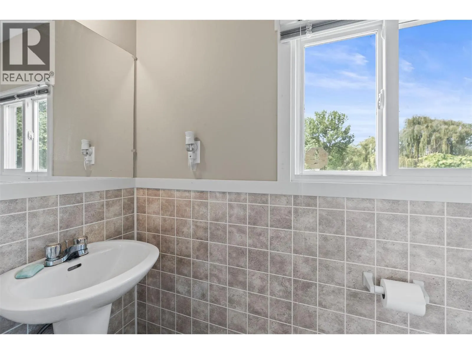 2727 Lakeshore Road Unit# 101