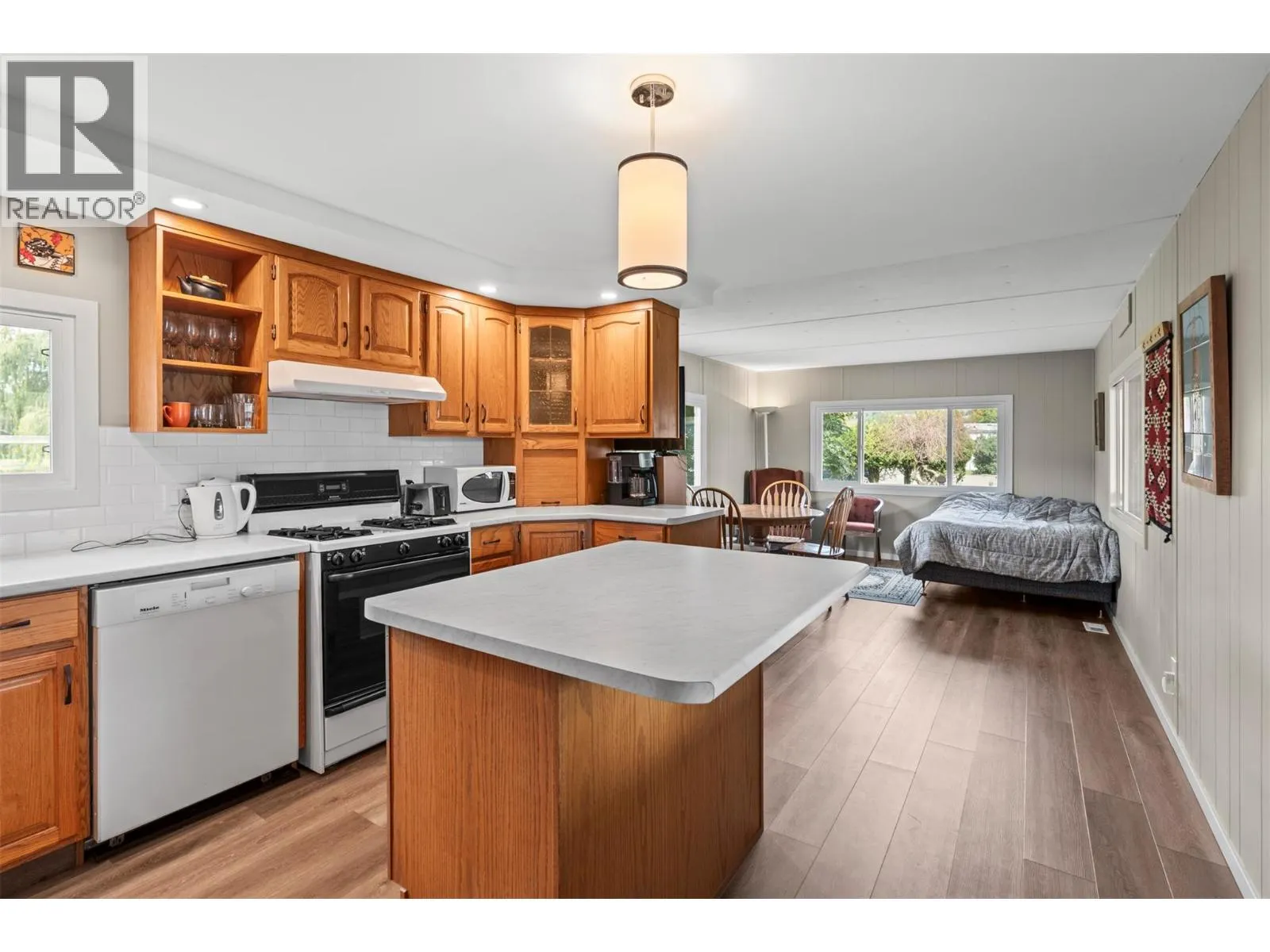 2727 Lakeshore Road Unit# 101