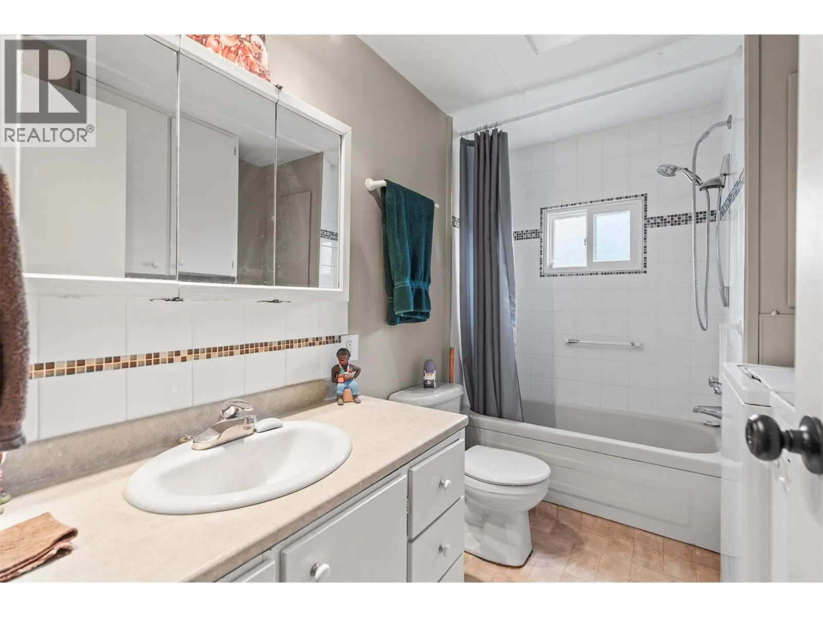2727 Lakeshore Road Unit# 101
