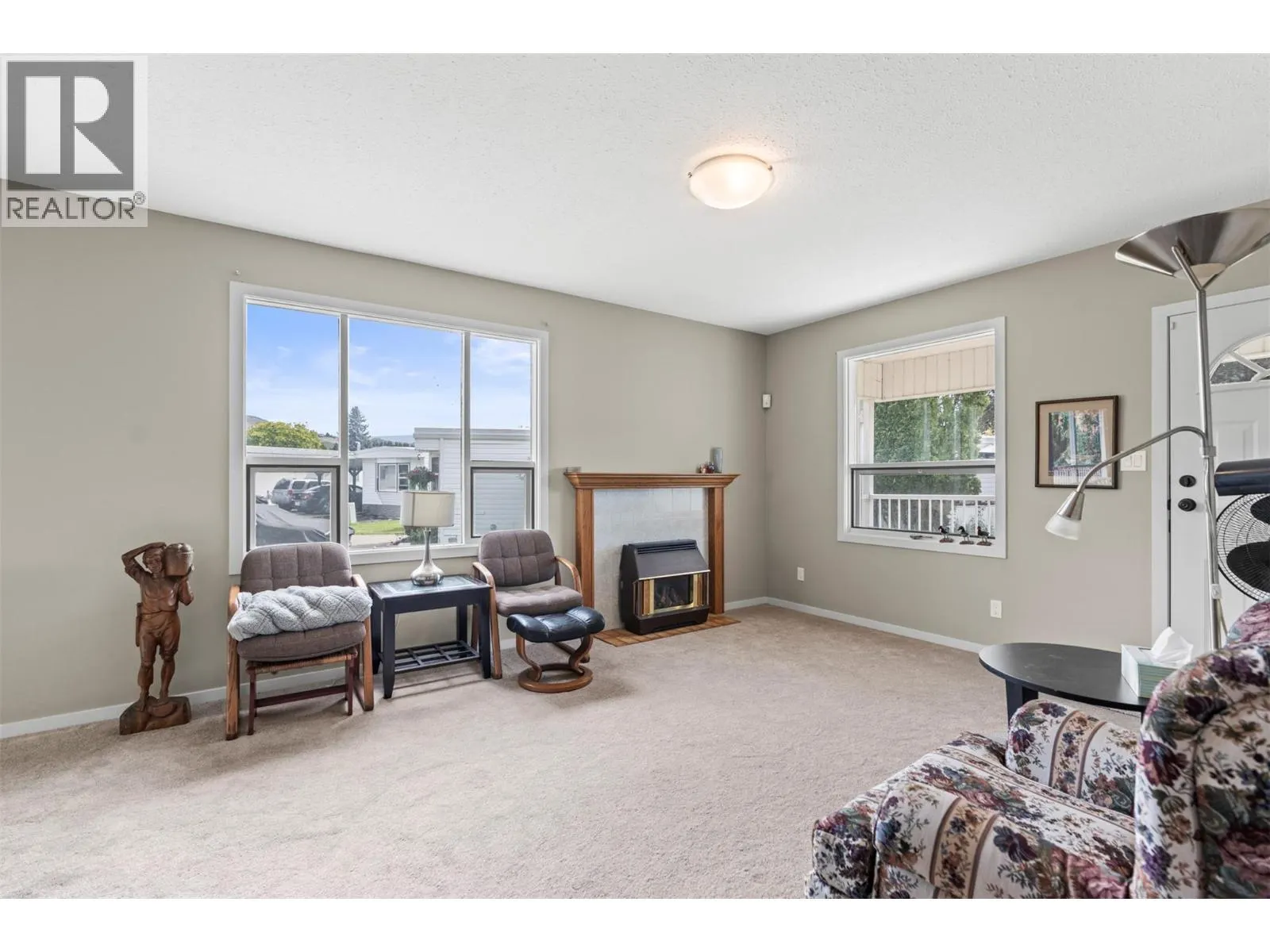 2727 Lakeshore Road Unit# 101