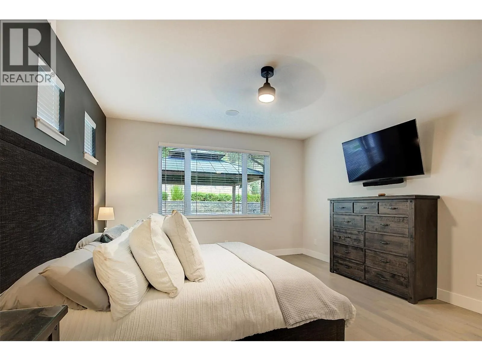 13130 Shoreline Drive