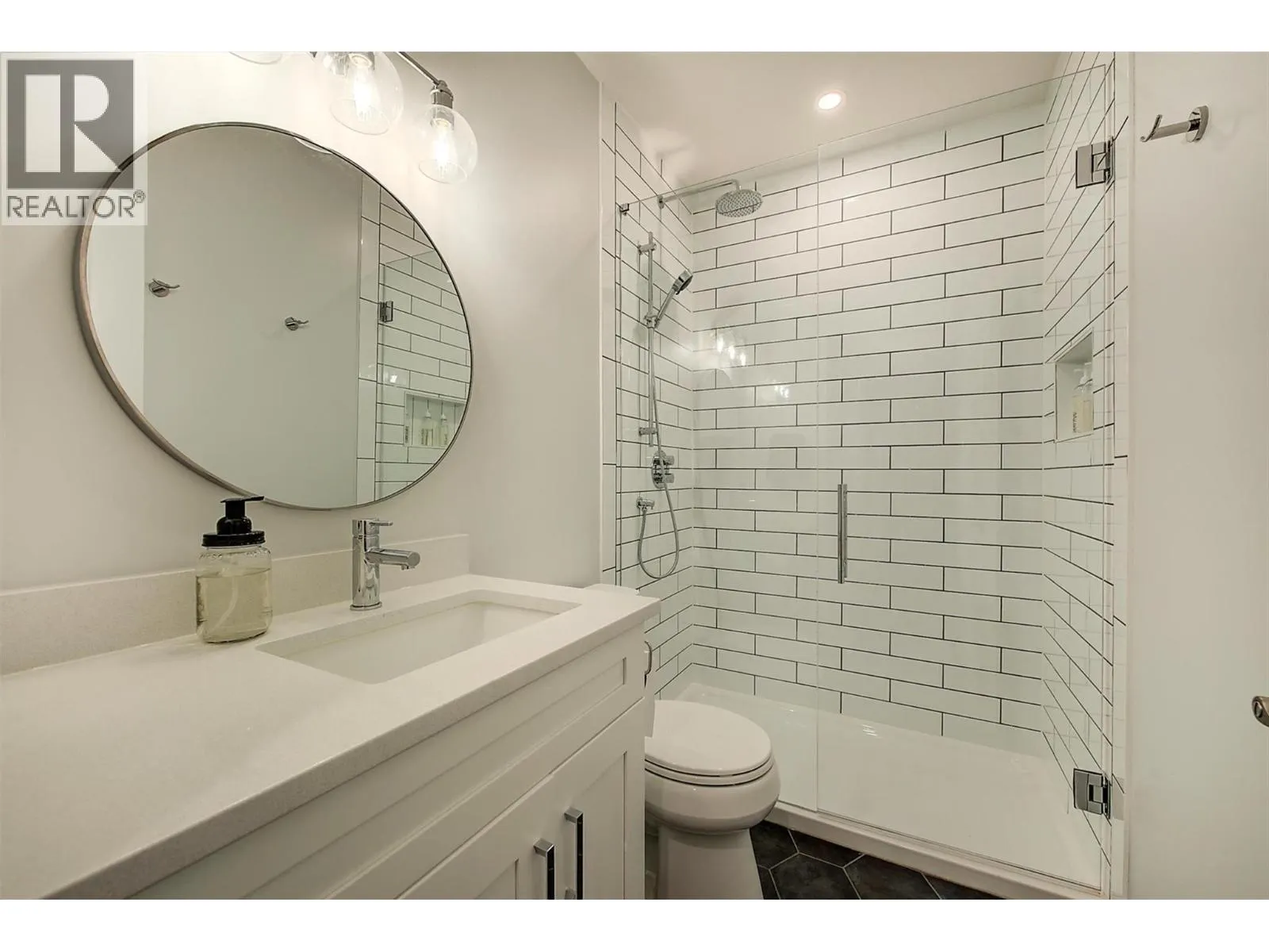 13130 Shoreline Drive