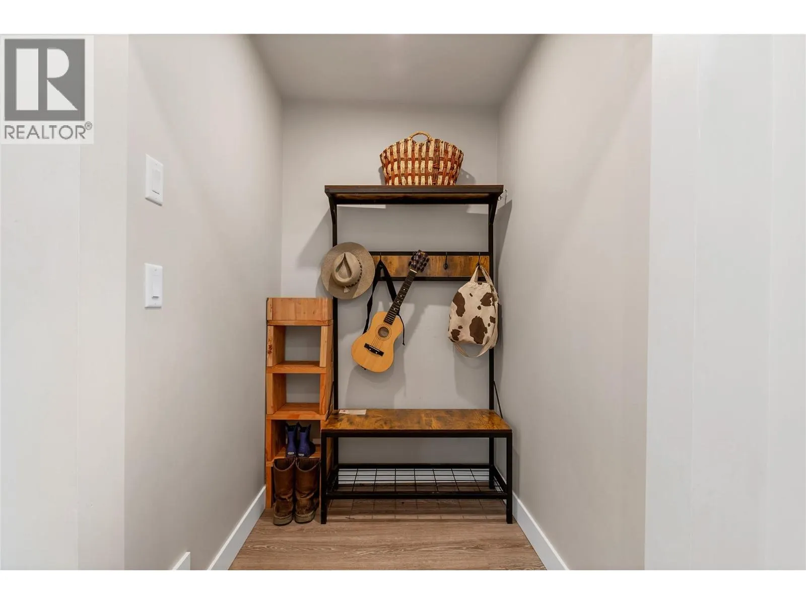 3904 29 Street Unit# 4