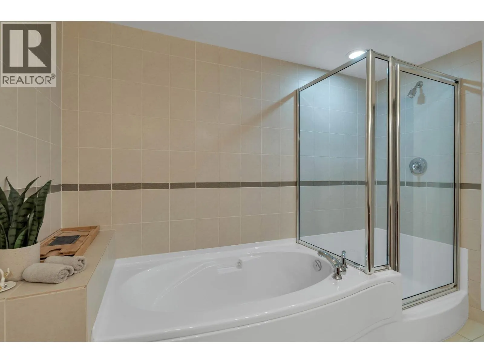 1160 Bernard Avenue Unit# 205