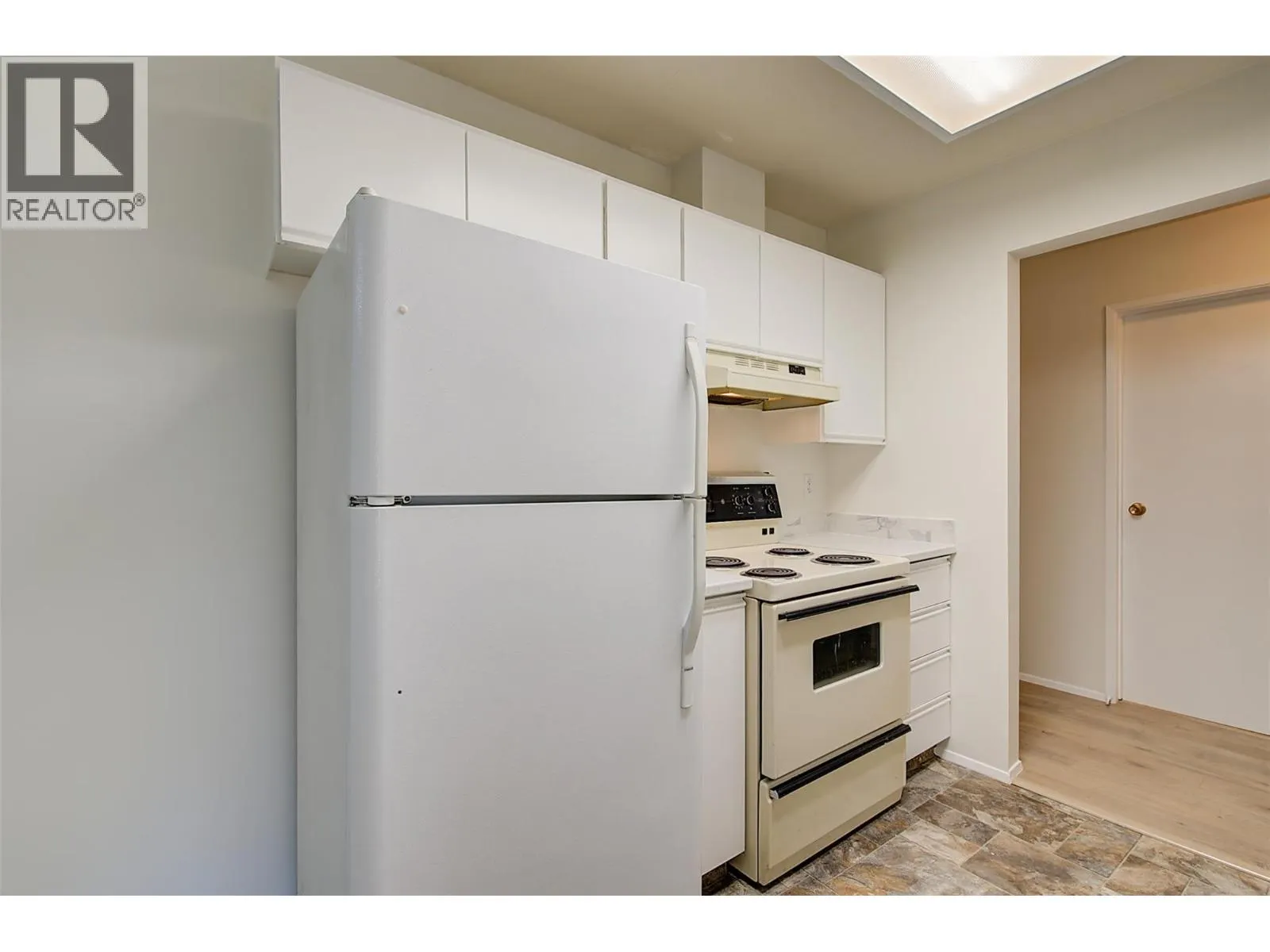 3180 De Montreuil Court Unit# 407