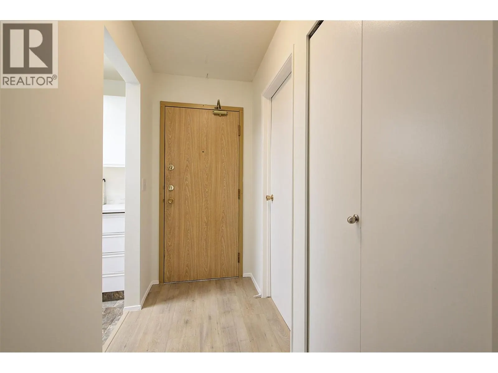 3180 De Montreuil Court Unit# 407