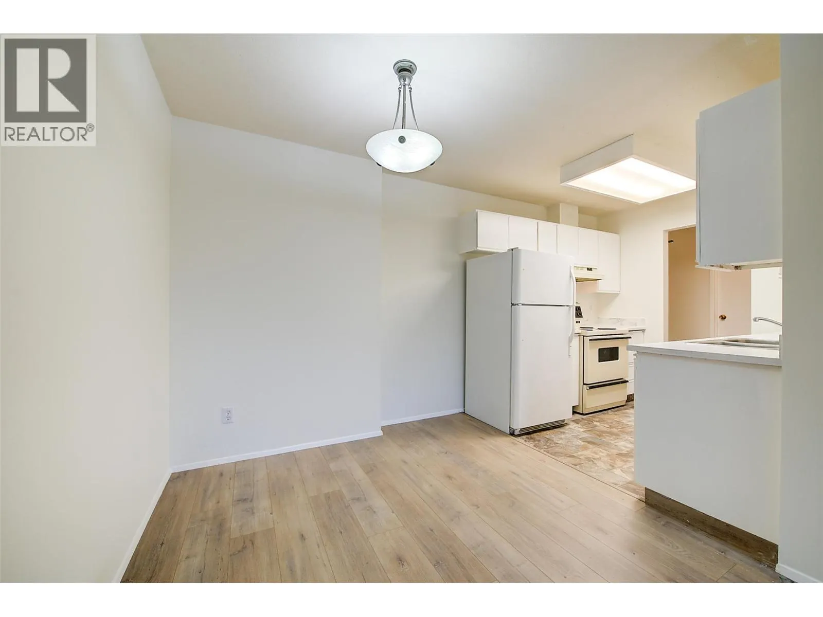 3180 De Montreuil Court Unit# 407