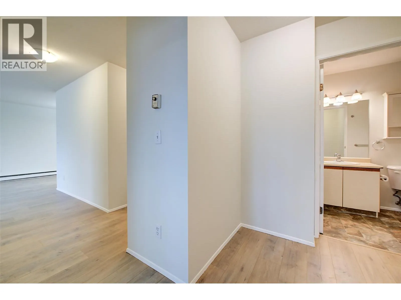 3180 De Montreuil Court Unit# 407