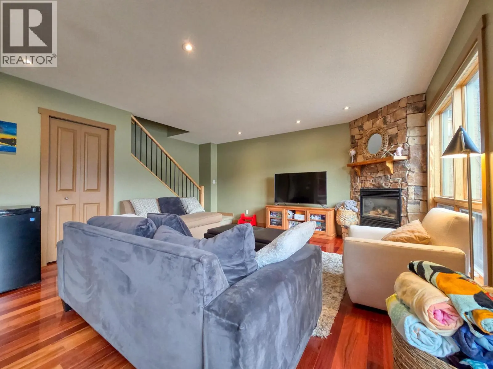 1521 2ND Avenue Unit# 4