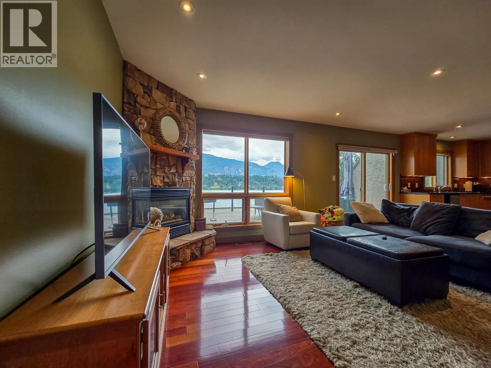 1521 2ND Avenue Unit# 4