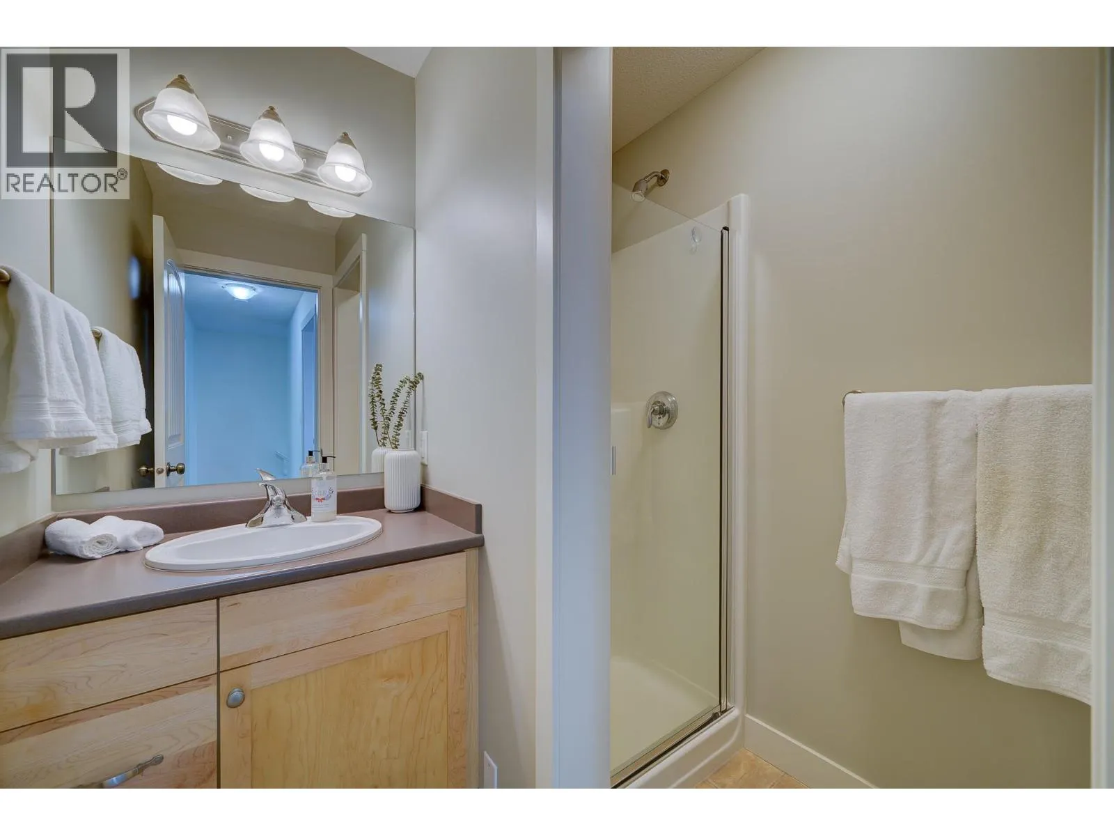 1990 Pacific Way Unit# 27