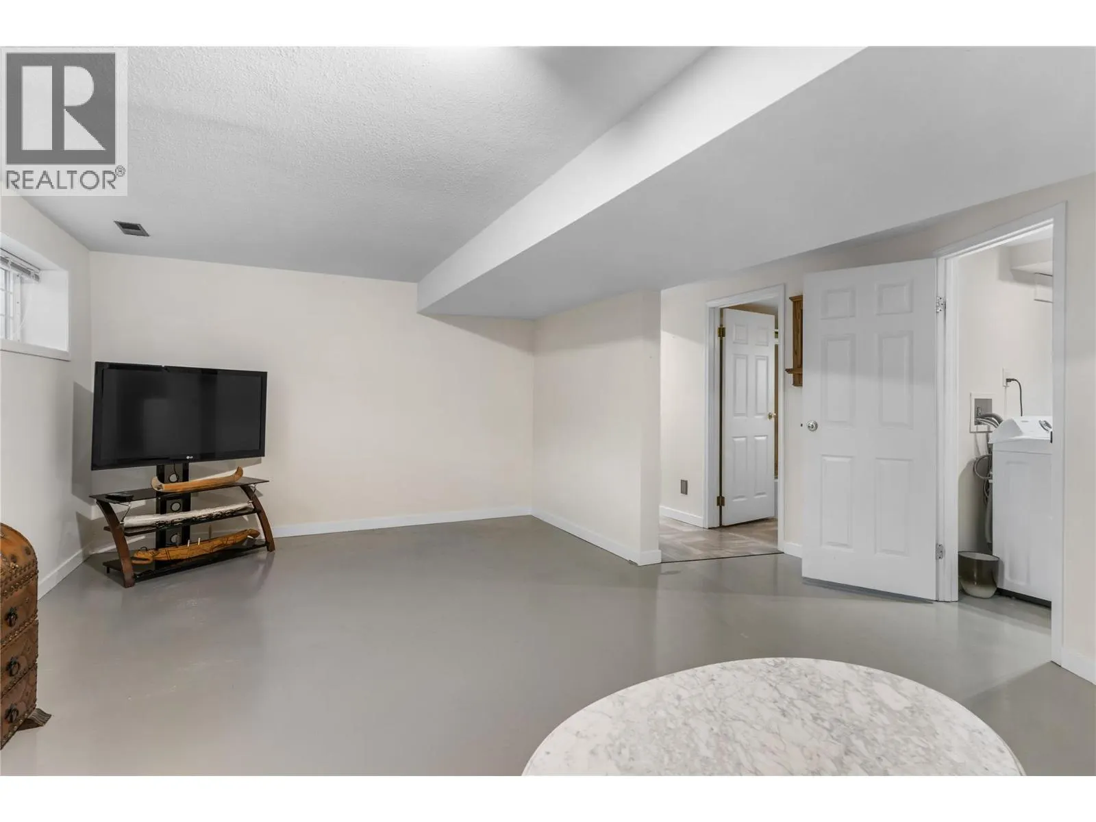1390 Creekside Road