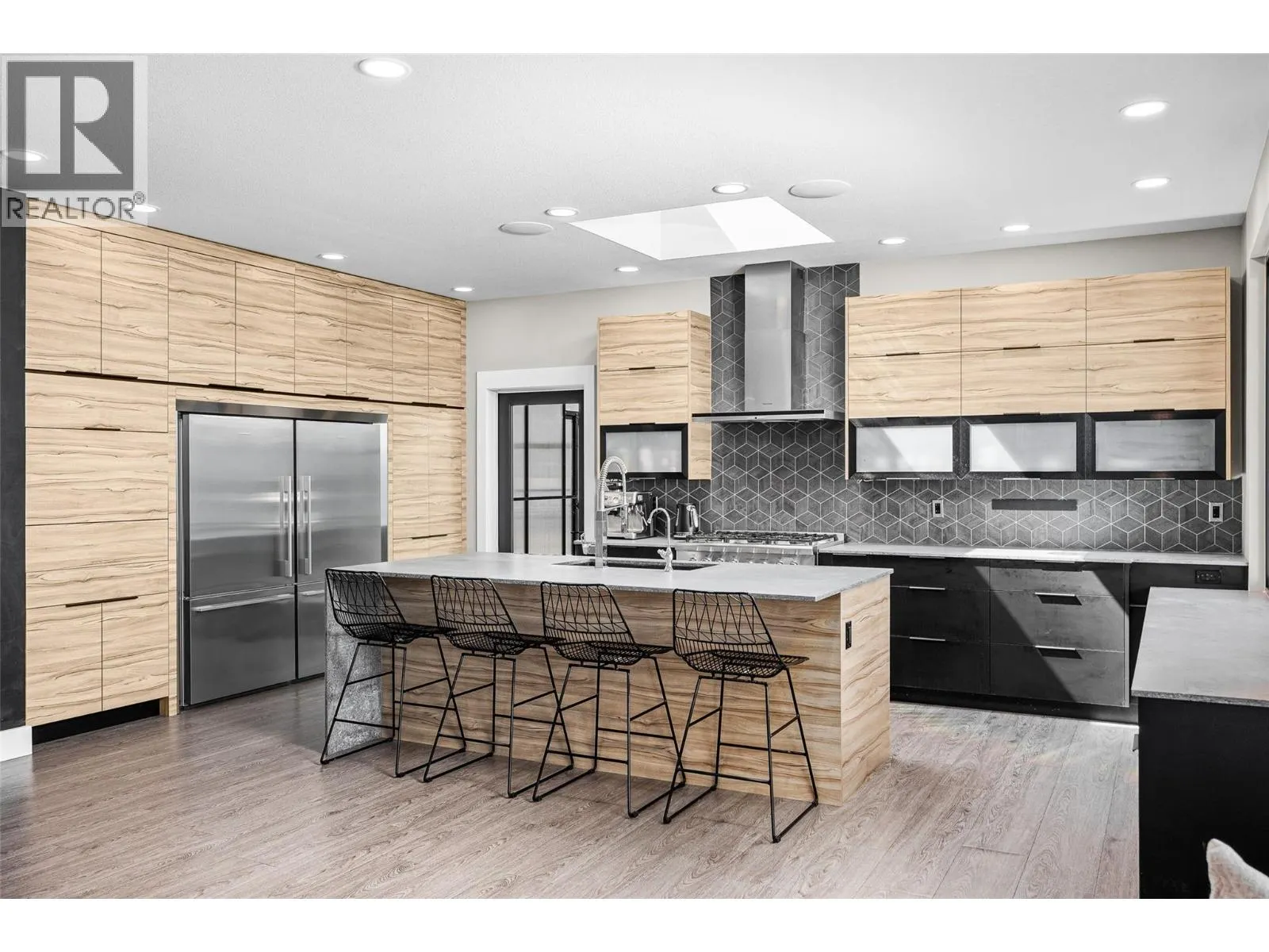 6101 Lakeshore Road