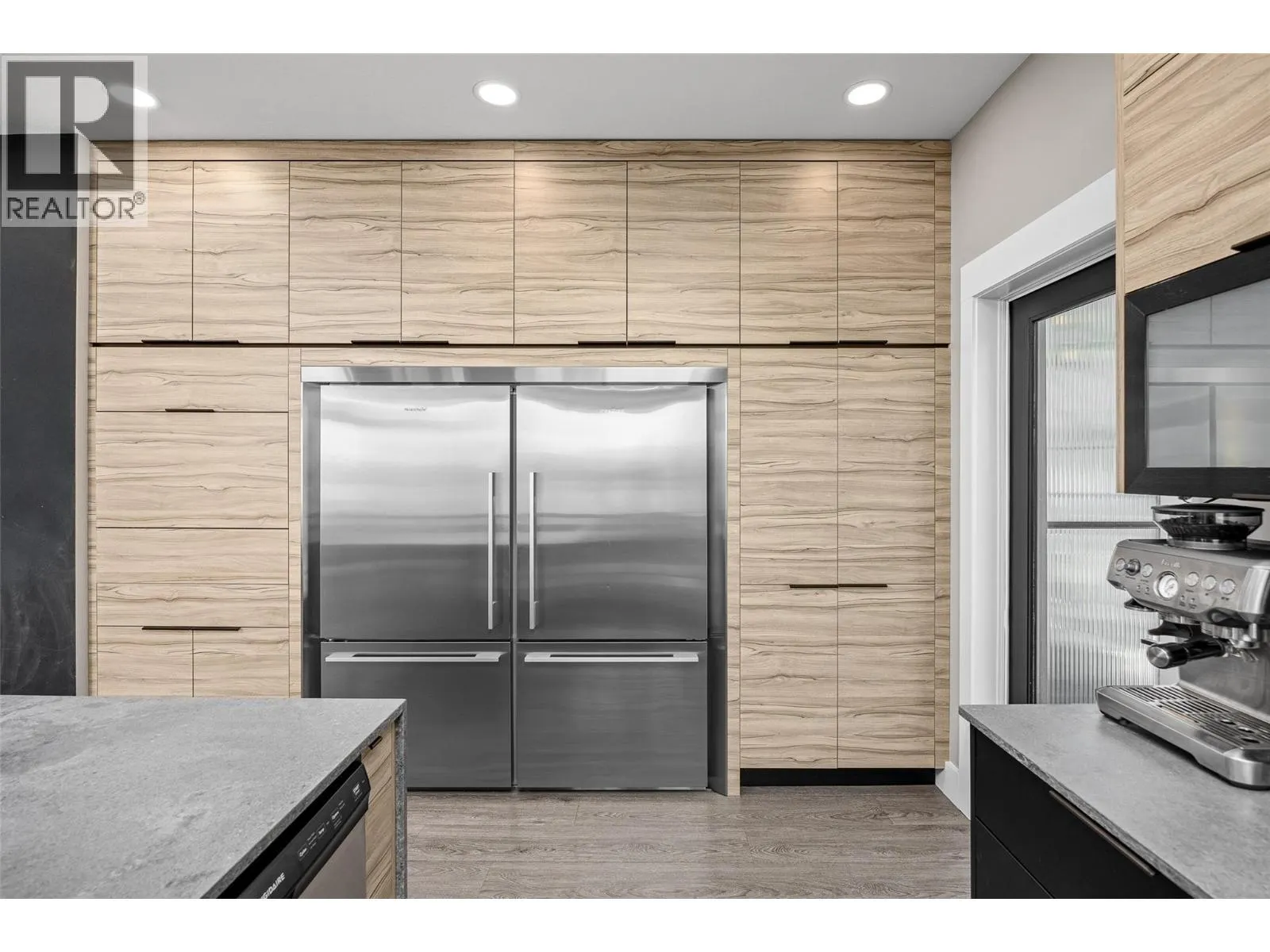 6101 Lakeshore Road