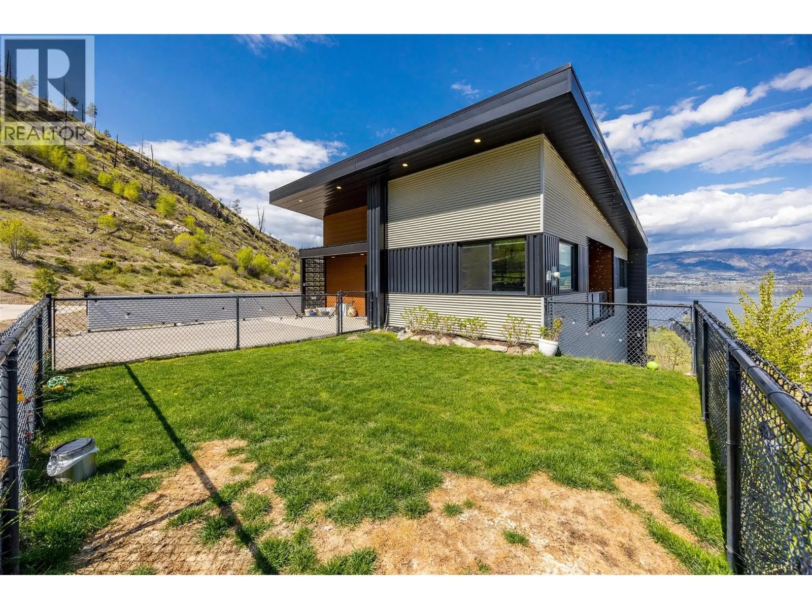 6101 Lakeshore Road