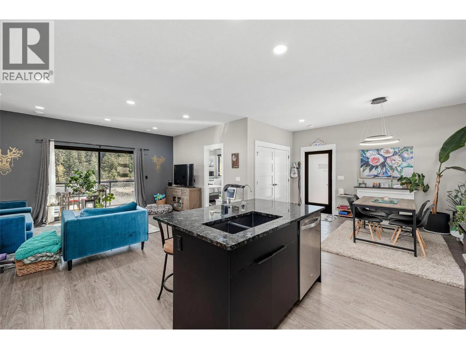 6101 Lakeshore Road