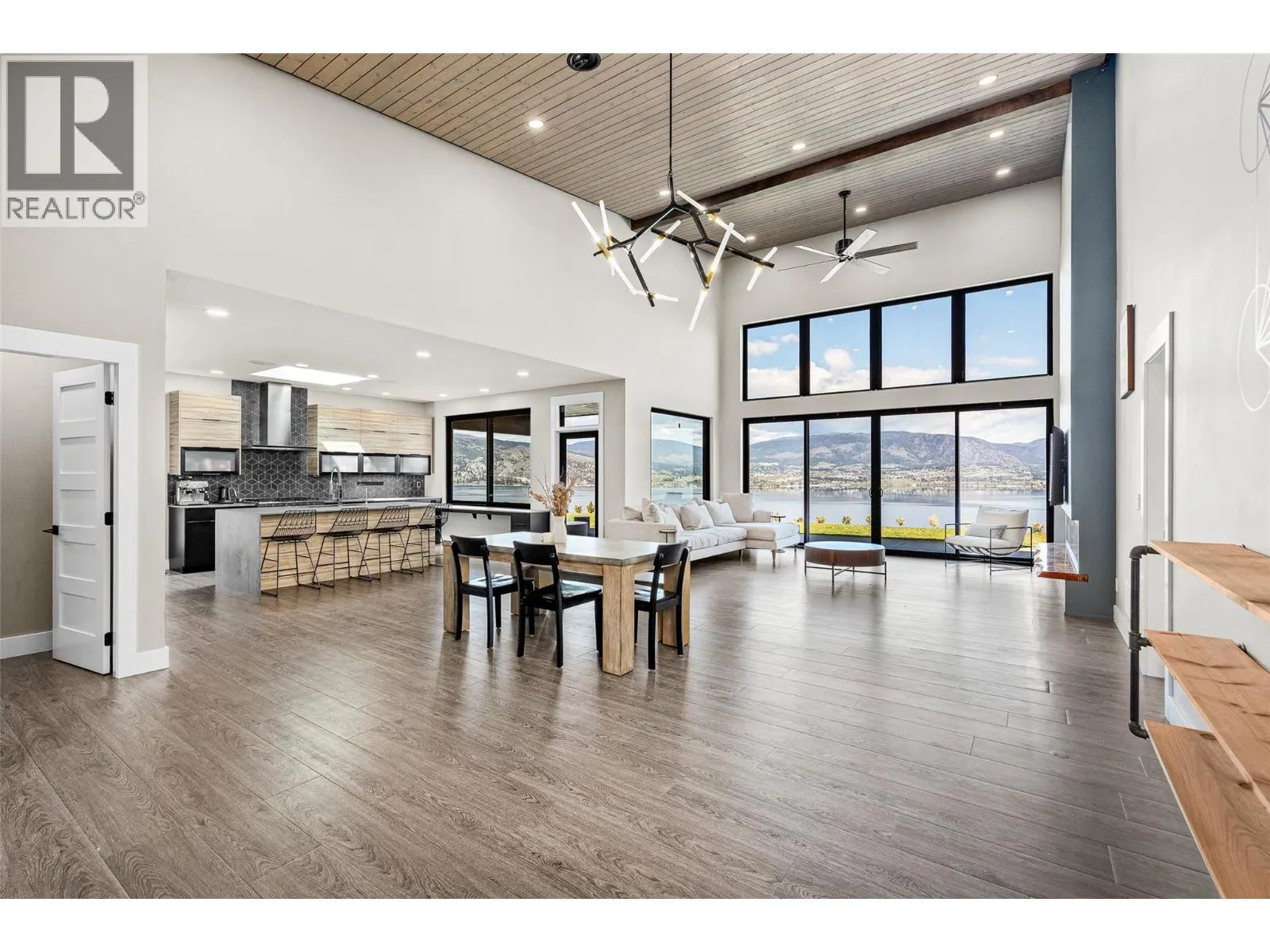 6101 Lakeshore Road