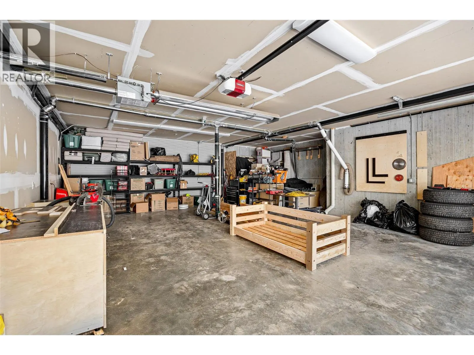 6101 Lakeshore Road