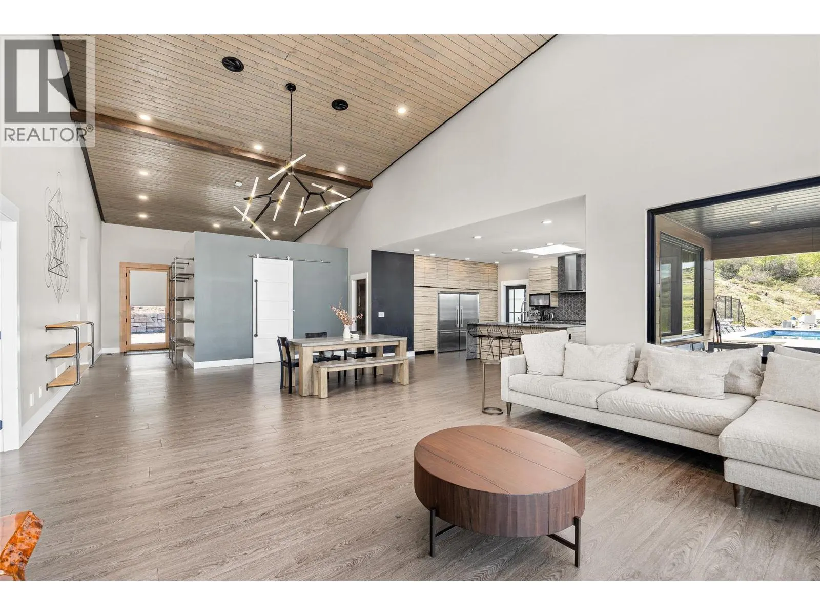 6101 Lakeshore Road