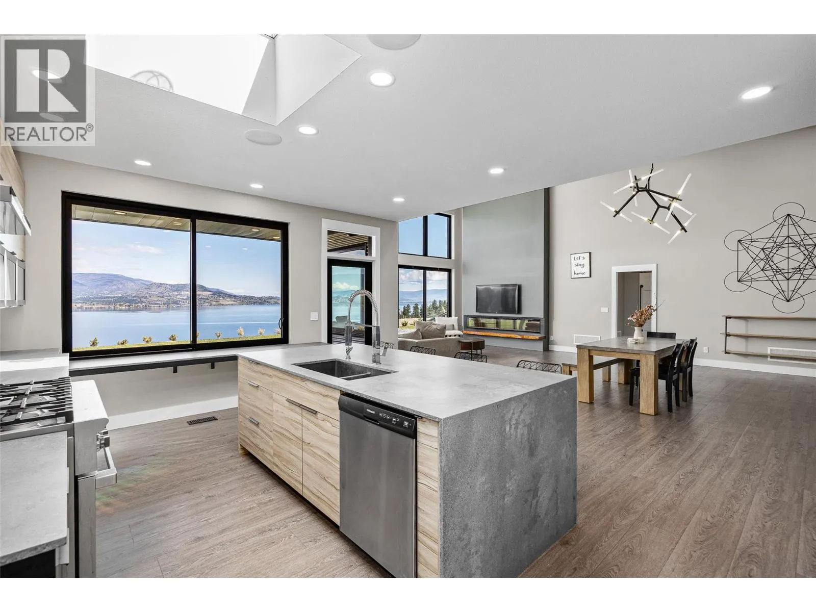 6101 Lakeshore Road