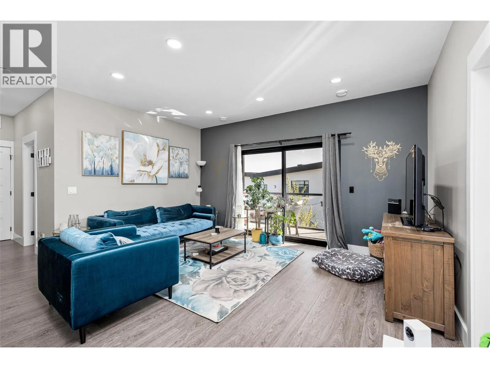 6101 Lakeshore Road